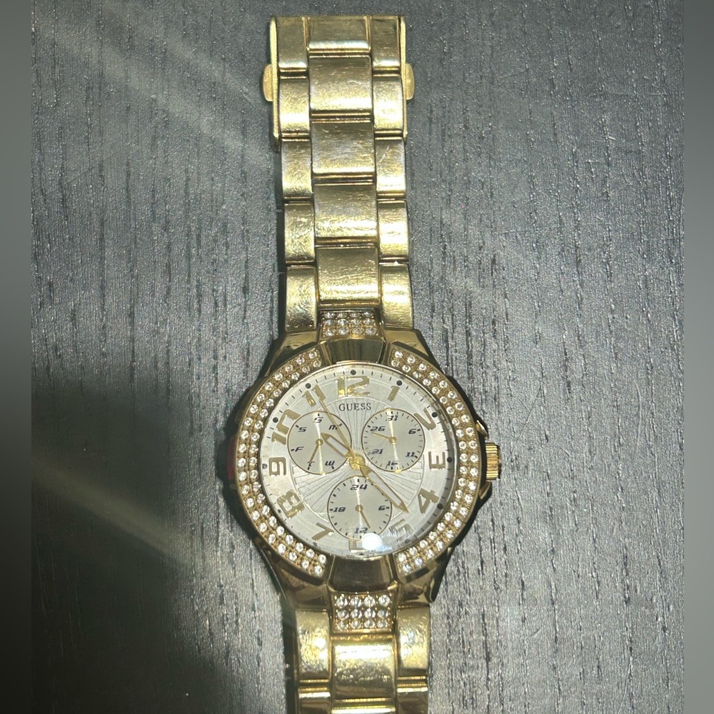 Vintage Guess Women Watch-50 Meters/165 Feet Steel Japan Movt I16540L1